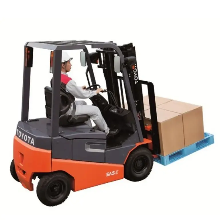 Arriendo de Grúa Horquilla Eléctrica 2 Ton. Toyota en SK Rental con cobertura nacional.